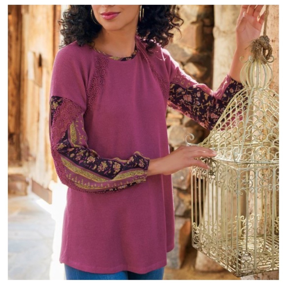Soft Surroundings Lightweight Floral Sleeves and Crochet Thermal Top Size M